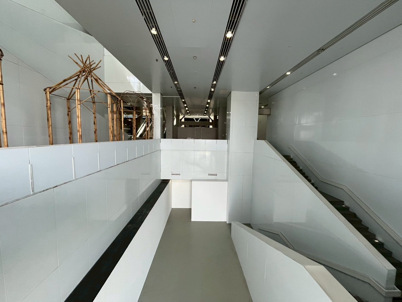 IMG250402_2F_Back Hall_10.jpeg